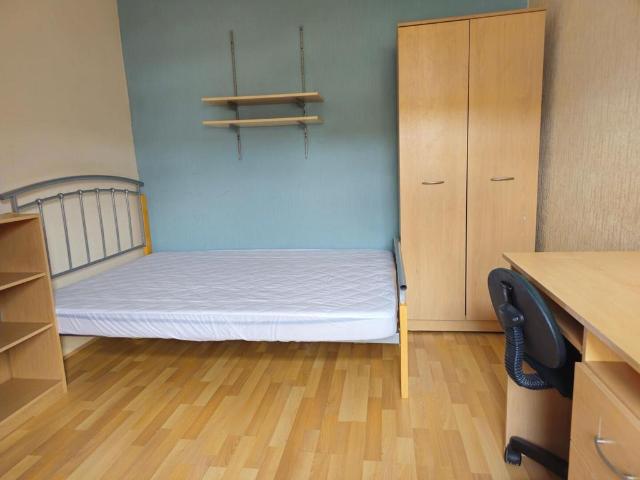 New Park Terrace, Pontypridd 4 bed terraced house to rent £415 pcm £96 pw