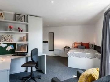New Park, Edinburgh Has an Apartment