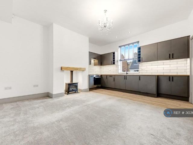 New Park St, Leeds, LS27 2 bed semi detached house to rent £985 pcm £227 pw