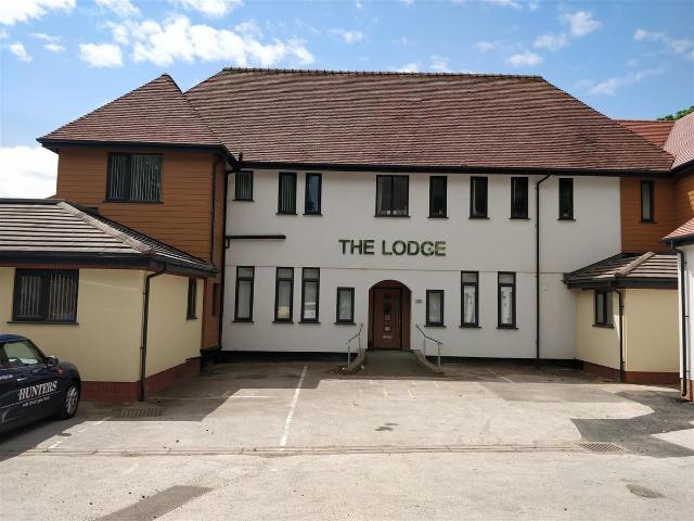 New Penkridge Road, Cannock WS11, 2 bed flat to rent, £850 pcm | PrimeLocation
