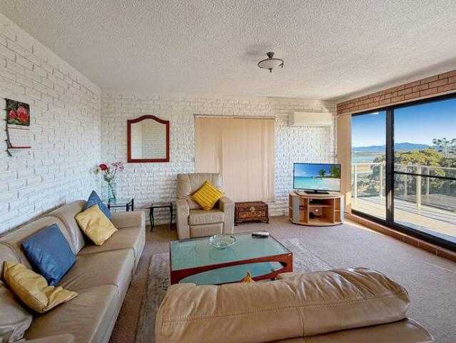 NEW PRICE: Fully Furnished Coastal Living in the Heart of Nambucca Heads