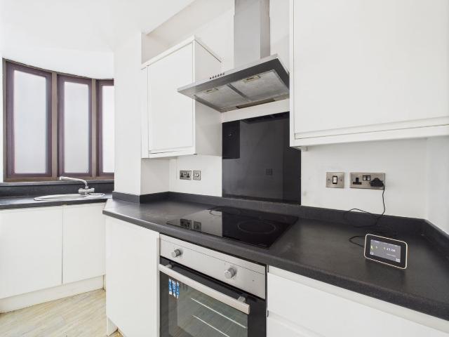 New Priestgate House, Peterborough PE1, 2 bed flat to rent, £825 pcm | PrimeLocation