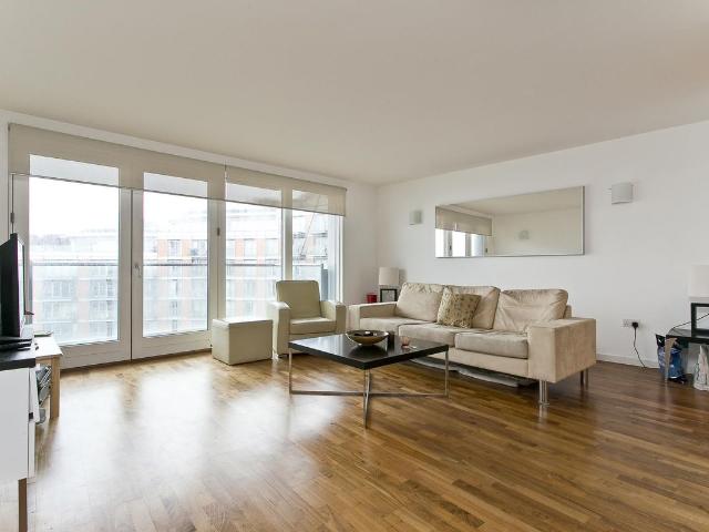 New Providence Wharf, 1 Fairmont Avenue E14, 2 bed flat to rent, £3,200 pcm | PrimeLocation