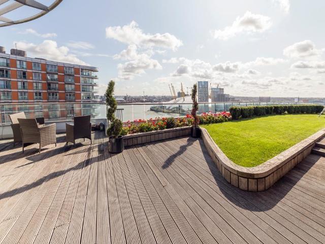 New Providence Wharf, 1 Fairmont Avenue, London, E14 9RF, United Kingdom | 3 bed apartment for rent #133648653 | Rentberry