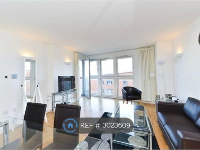 New Providence Wharf, London E14, 2 bed flat to rent, £2,700 pcm | PrimeLocation