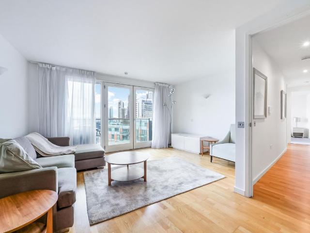 New Providence Wharf, London E14, 2 bed flat to rent, £3,000 pcm | PrimeLocation