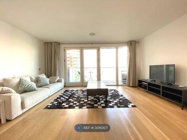New Providence Wharf, London E14, 2 bed flat to rent, £3,000 pcm | PrimeLocation