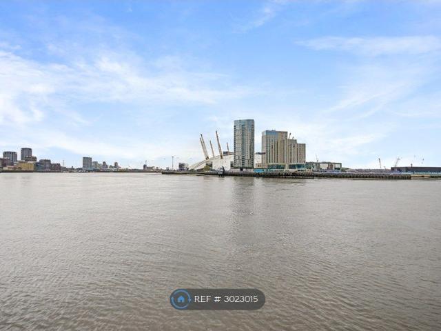 New Providence Wharf, London E14, 3 bed flat to rent, £3,358 pcm | PrimeLocation