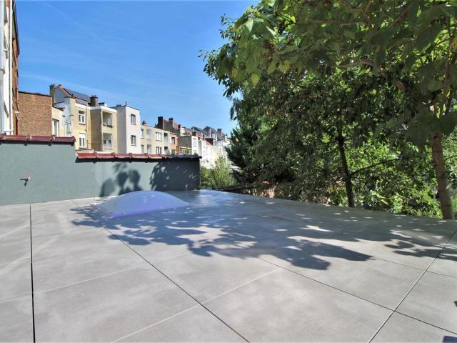 ! NEW ! Q. Thieffry 1 chambre + bureau GRANDE TERRASSE