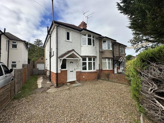 New Road, Ascot SL5 3 bed semi detached house to rent £2,200 pcm £508 pw