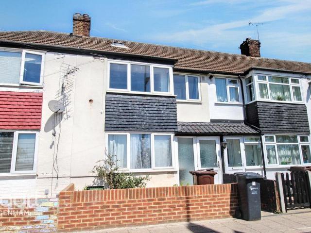 New Road, DAGENHAM 4 bed terraced house to rent £2,500 pcm £577 pw