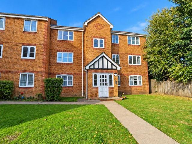 New Road, Hackbridge 1 bed apartment to rent £1,300 pcm £300 pw