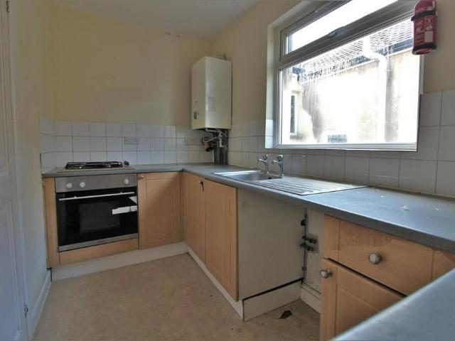 New Road, Portsmouth PO2, 2 bed maisonette to rent, £1,150 pcm | PrimeLocation