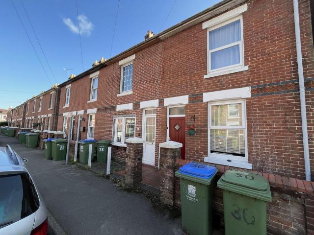 New Road SILVER SUB, Fareham PO16 2 bed terraced house to rent £1,300 pcm £300 pw