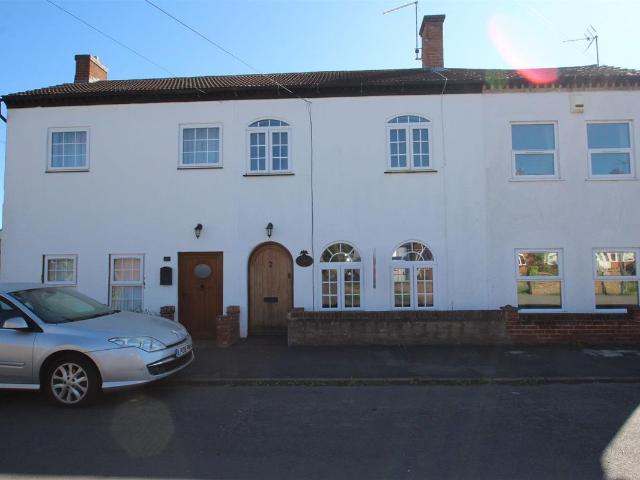 New Road, Studley B80, 2 bed terraced house to rent, £1,100 pcm | PrimeLocation