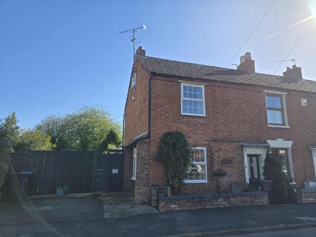New Road, Studley 2 bed cottage to rent £1,250 pcm £288 pw