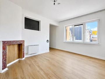 !NEW! Renovated 2 Bedroom Apartment 350m from Dansaert