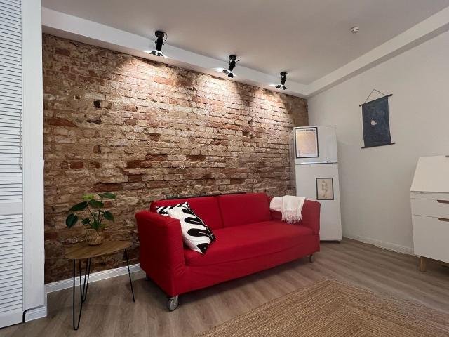 New renovated 2 room appartment Souterrain in Nürnberg, Nurnberg Amsterdam Apartments for Rent