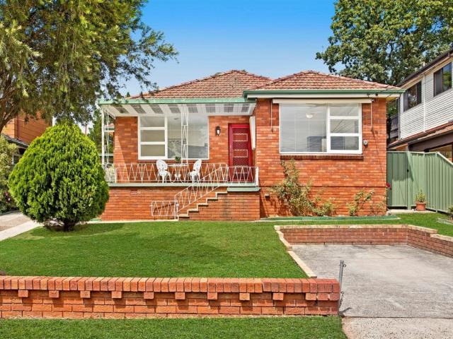 New Renovation of Whole Bathroom, Brand New timber floor and partly new Kitchen are on the way for family needs in Eastwood Cul de Sa