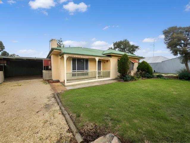 New Rental Close to Main Street Available Now!