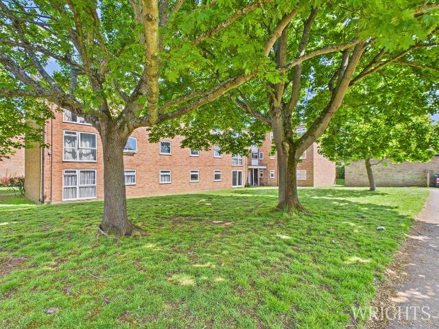 New Wood, Welwyn Garden City. AL7, 2 bed flat to rent, £1,400 pcm | PrimeLocation