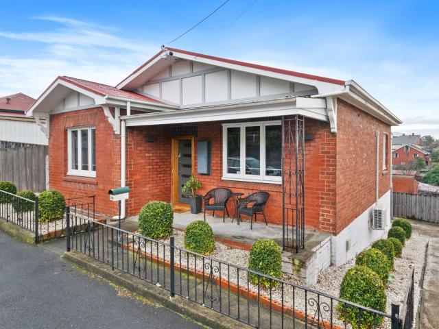 New Town, 49 Pedder Street