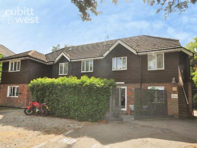 New Town, Uckfield, TN22 1 bed maisonette to rent £950 pcm £219 pw
