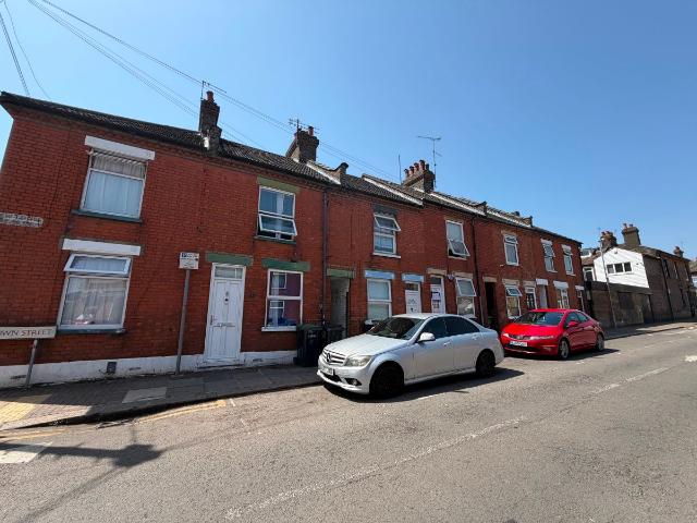 New Town Street, Luton LU1, 3 bed terraced house to rent, £1,600 pcm | PrimeLocation