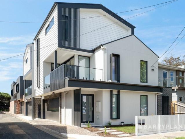 New Townhouse in Prime Location