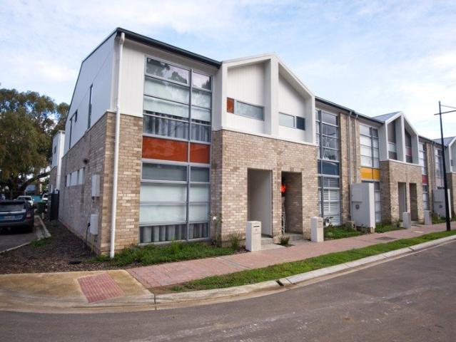New Townhouse with separate Studio Apartment