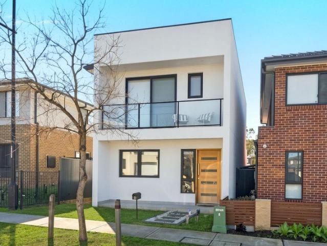 New to Market A Warm & Modern Home to Call Your Own