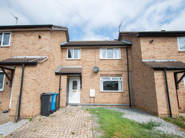 New to the market! This modern two bed home located between Wawne and Kingswood
