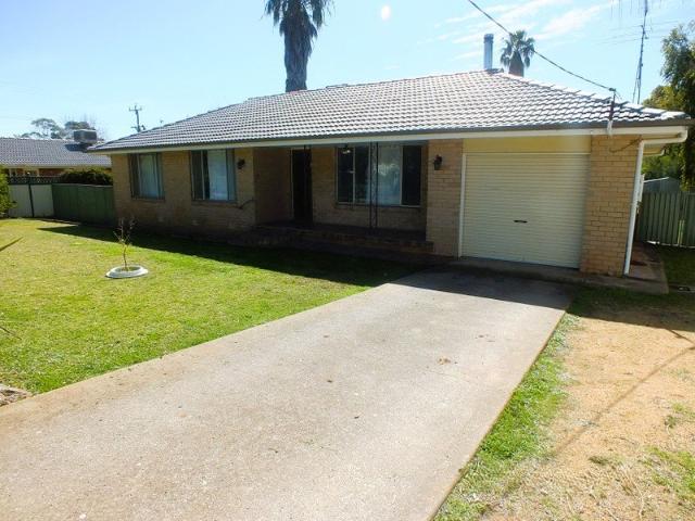 NEW TO THE MARKET 2 Graham Street Grenfell