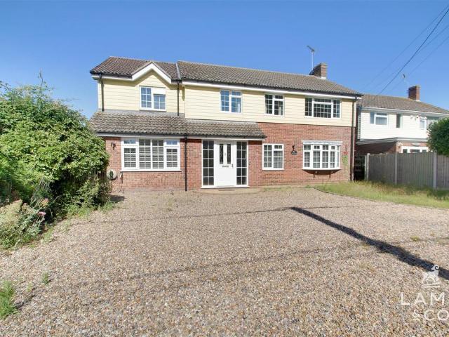 New Thorpe Avenue, Thorpe Le Soken CO16 5 bed detached house to rent £2,675 pcm £617 pw