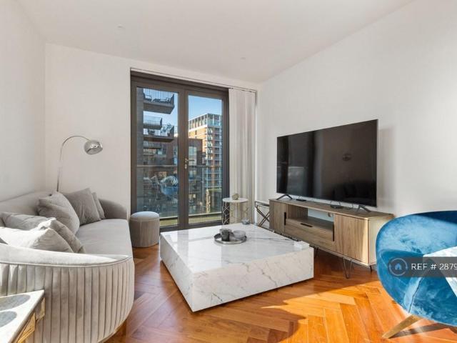 New Union Square, London, SW11 2 bed flat to rent £4,300 pcm £992 pw