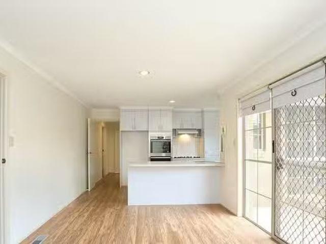 For Rent! UNIT 2/18 Duffy Street, Essendon North, VIC 3041