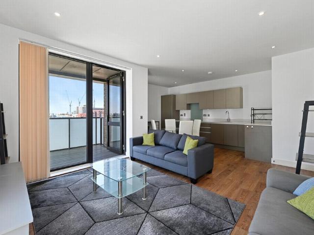 New Village Avenue, Canning Town E14 2 bed flat to rent £2,300 pcm £531 pw