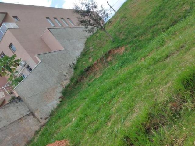 Terreno à venda em Condomínio!