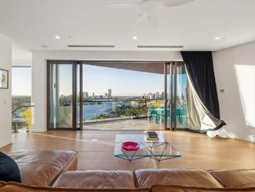 New York Vibe Penthouse Brand New Views to Die For!