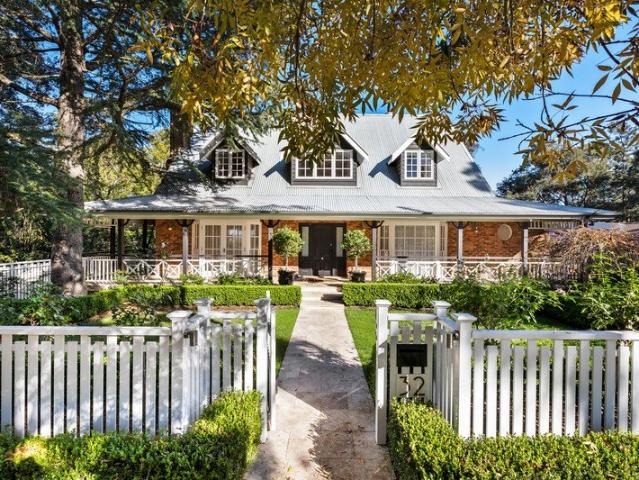 NEW YORK INSPIRED LUXURY MEETS GLENBROOK SERENITY!
