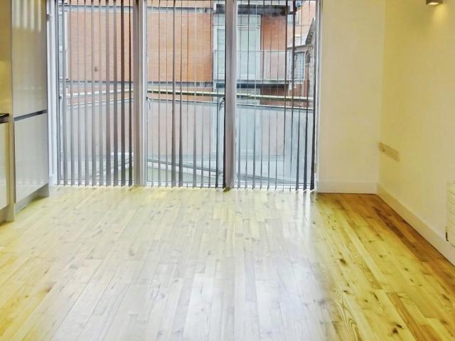 New York Street, Leeds, West. 1 bed flat to rent £800 pcm £185 pw