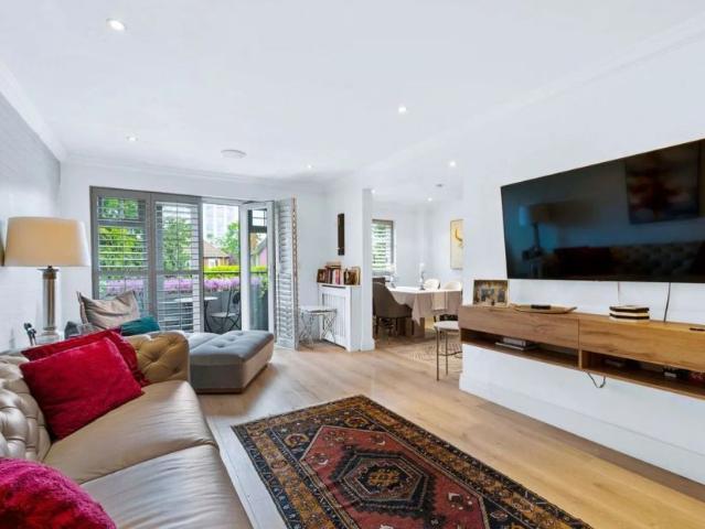 New Zealand Avenue, Walton on Thames, KT12