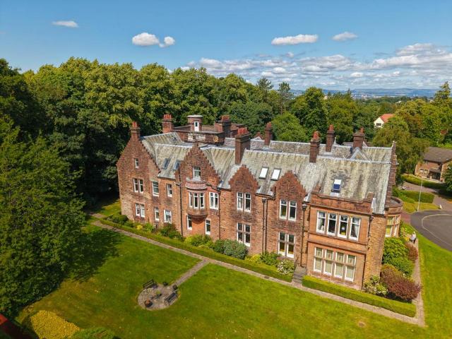 Newark House, Manor Park Avenue, Paisley 2 bed apartment to rent £1,195 pcm £276 pw