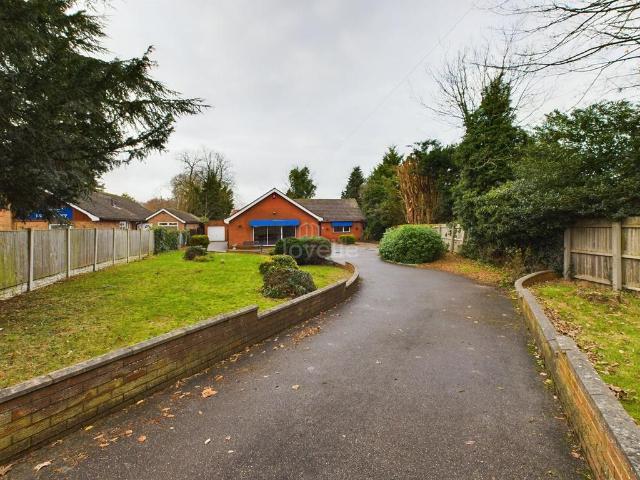 Newark Road, Lincoln LN6 3 bed detached bungalow to rent £1,500 pcm £346 pw