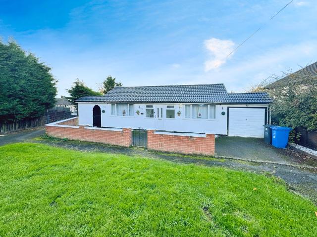 Newark Road, Oakwood DE21, 2 bed detached bungalow to rent, £1,050 pcm | PrimeLocation