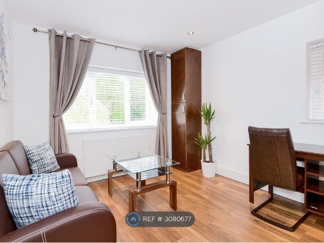 Newbury, Newbury RG14, Studio to rent, £750 pcm | PrimeLocation