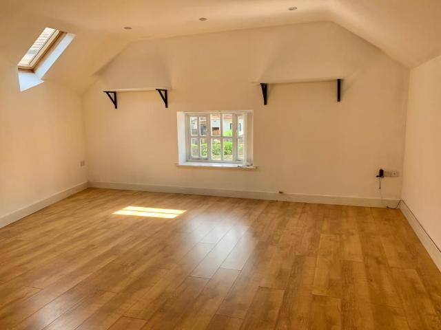 Newbury, Berkshire RG14, 2 bed end terrace house to rent, £1,350 pcm | PrimeLocation