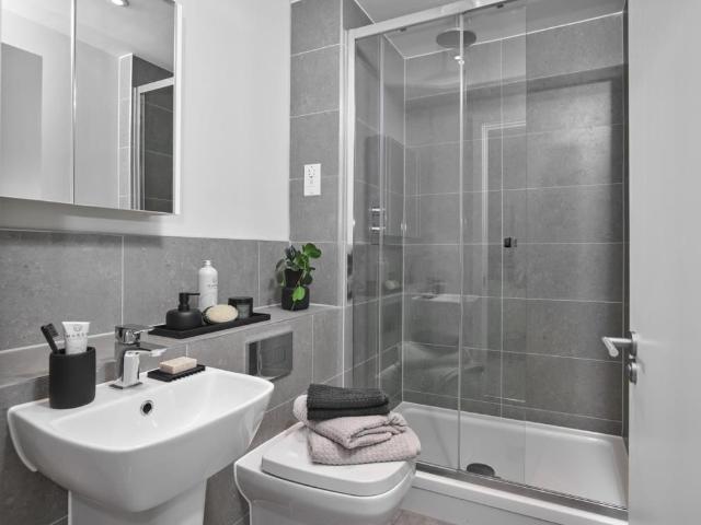 Newbury, Berkshire RG14, 2 bed flat to rent, £1,695 pcm | PrimeLocation