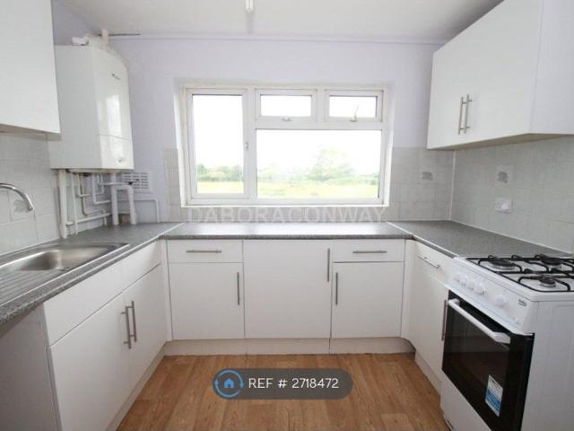 Newbury Park, Ilford IG2, 1 bed flat to rent, £1,550 pcm | PrimeLocation