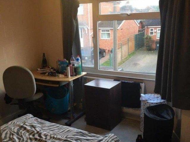 Newbury Road 5 bed flat to rent £2,600 pcm £600 pw